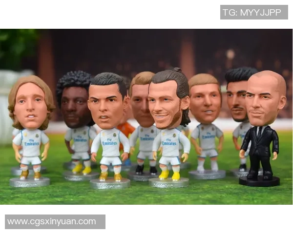 足球明星车载公仔的魅力与收藏价值探讨，带你领略运动与艺术的完美结合